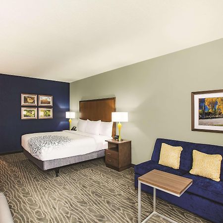 Hotel La Quinta By Wyndham Wichita Northeast Extérieur photo
