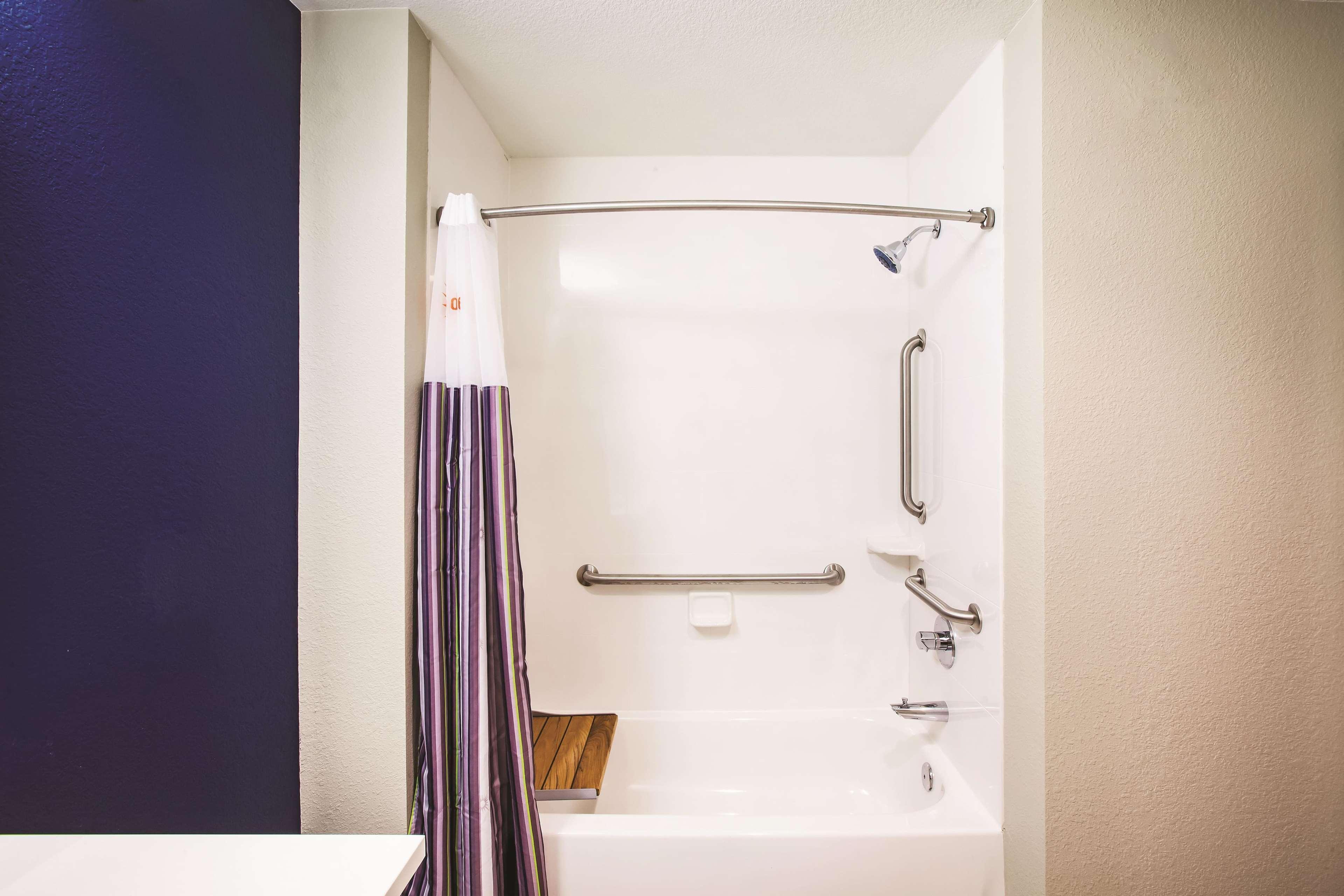 Hotel La Quinta By Wyndham Wichita Northeast Extérieur photo
