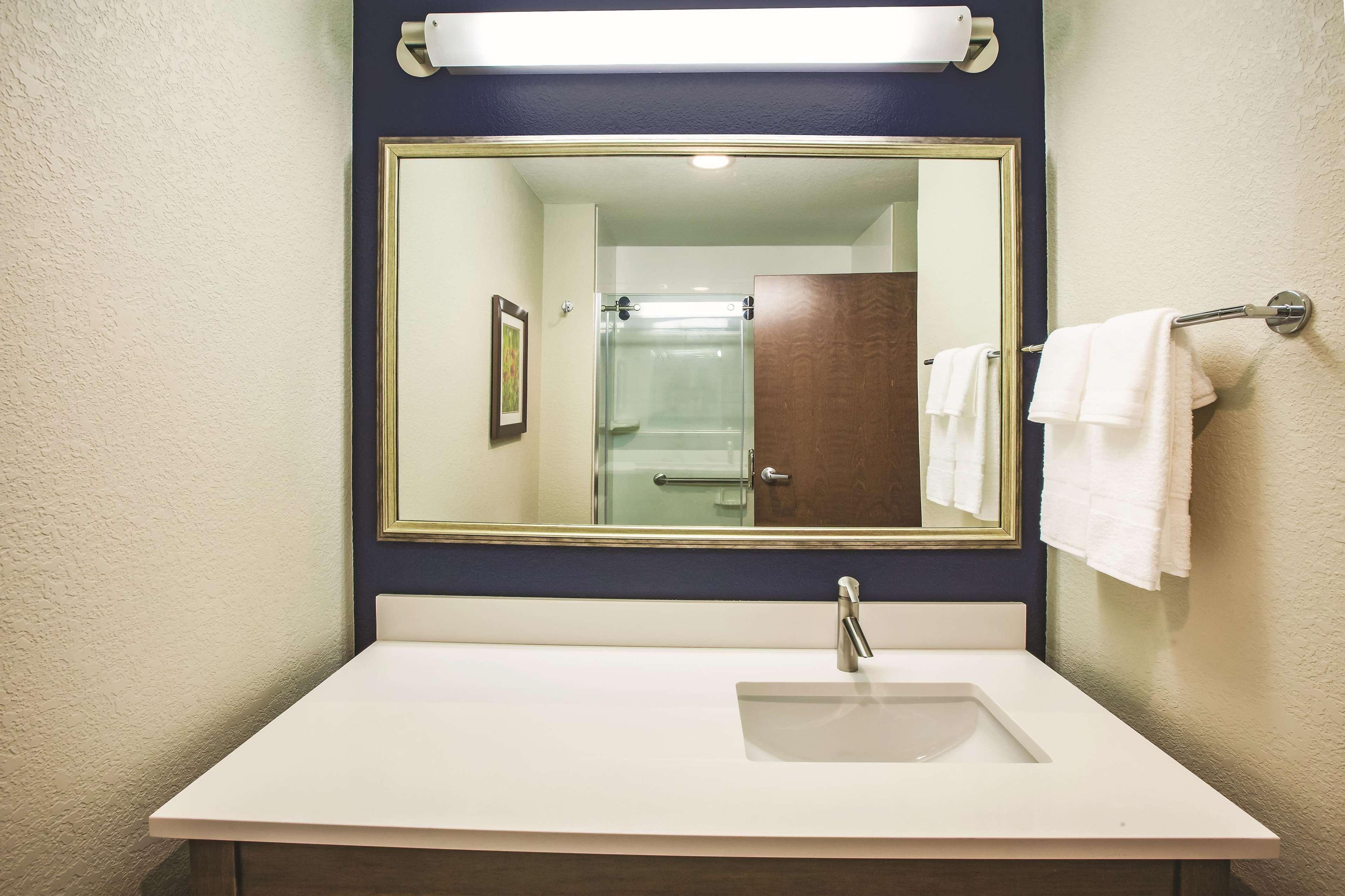 Hotel La Quinta By Wyndham Wichita Northeast Extérieur photo